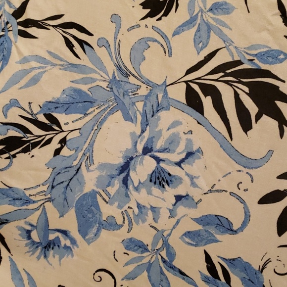 Floral Cardigan/Coverup - Picture 4 of 7